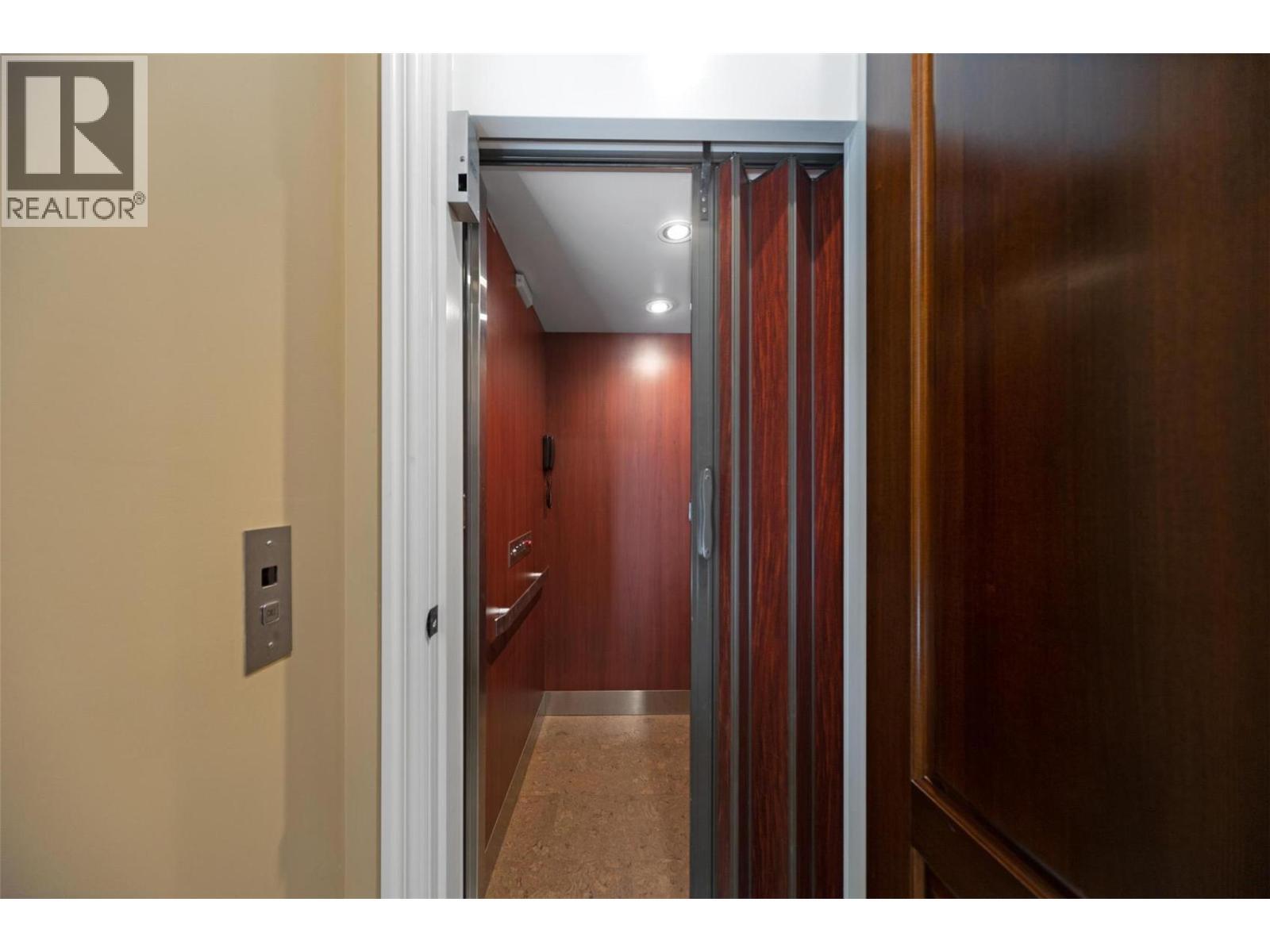 225 Swick Road, Kelowna, BC - Indoor Photo Showing Other Room
