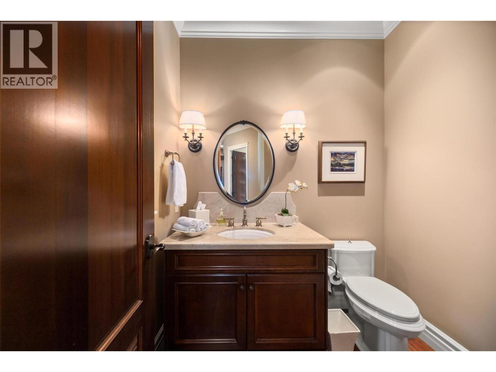 225 Swick Road, Kelowna, BC - Indoor Photo Showing Bathroom