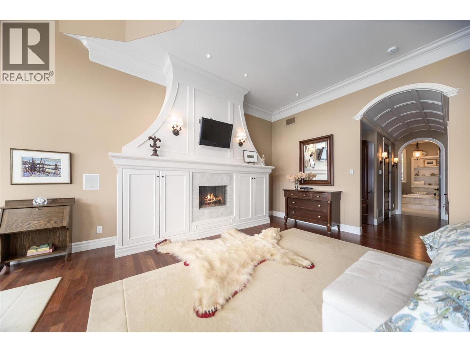 225 Swick Road, Kelowna, BC - Indoor With Fireplace