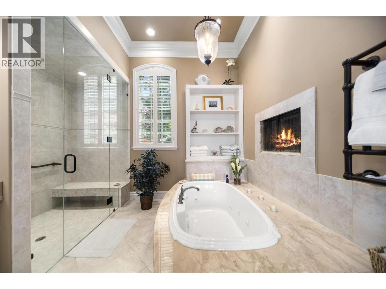 225 Swick Road, Kelowna, BC - Indoor Photo Showing Bathroom