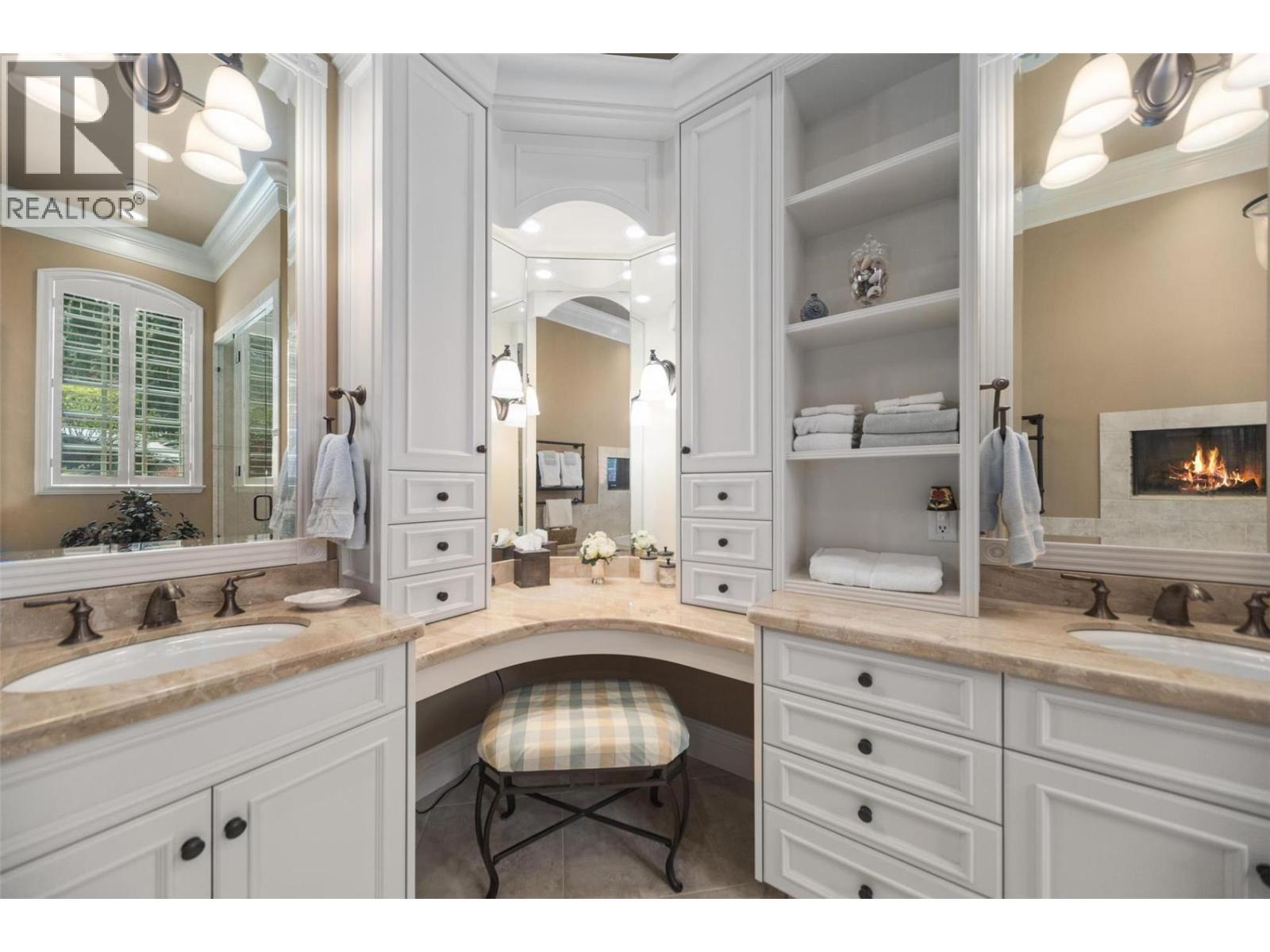 225 Swick Road, Kelowna, BC - Indoor Photo Showing Bathroom