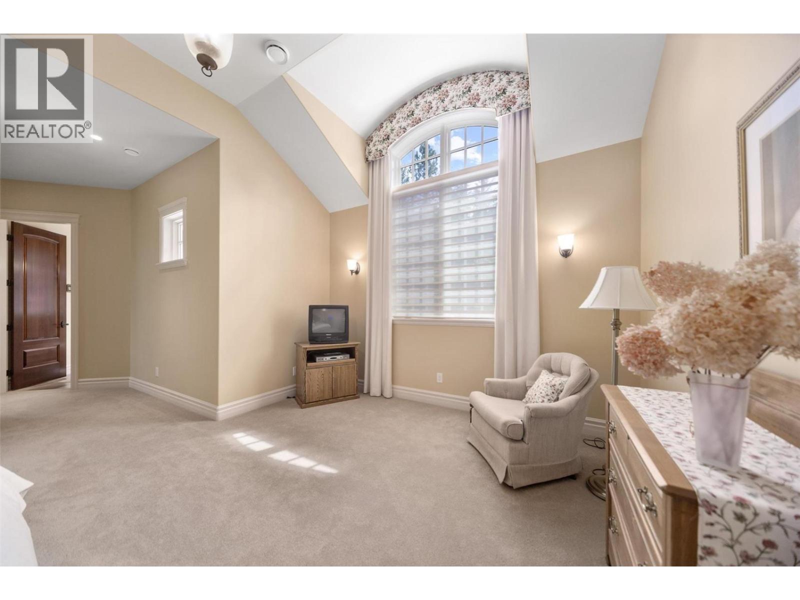 225 Swick Road, Kelowna, BC - Indoor