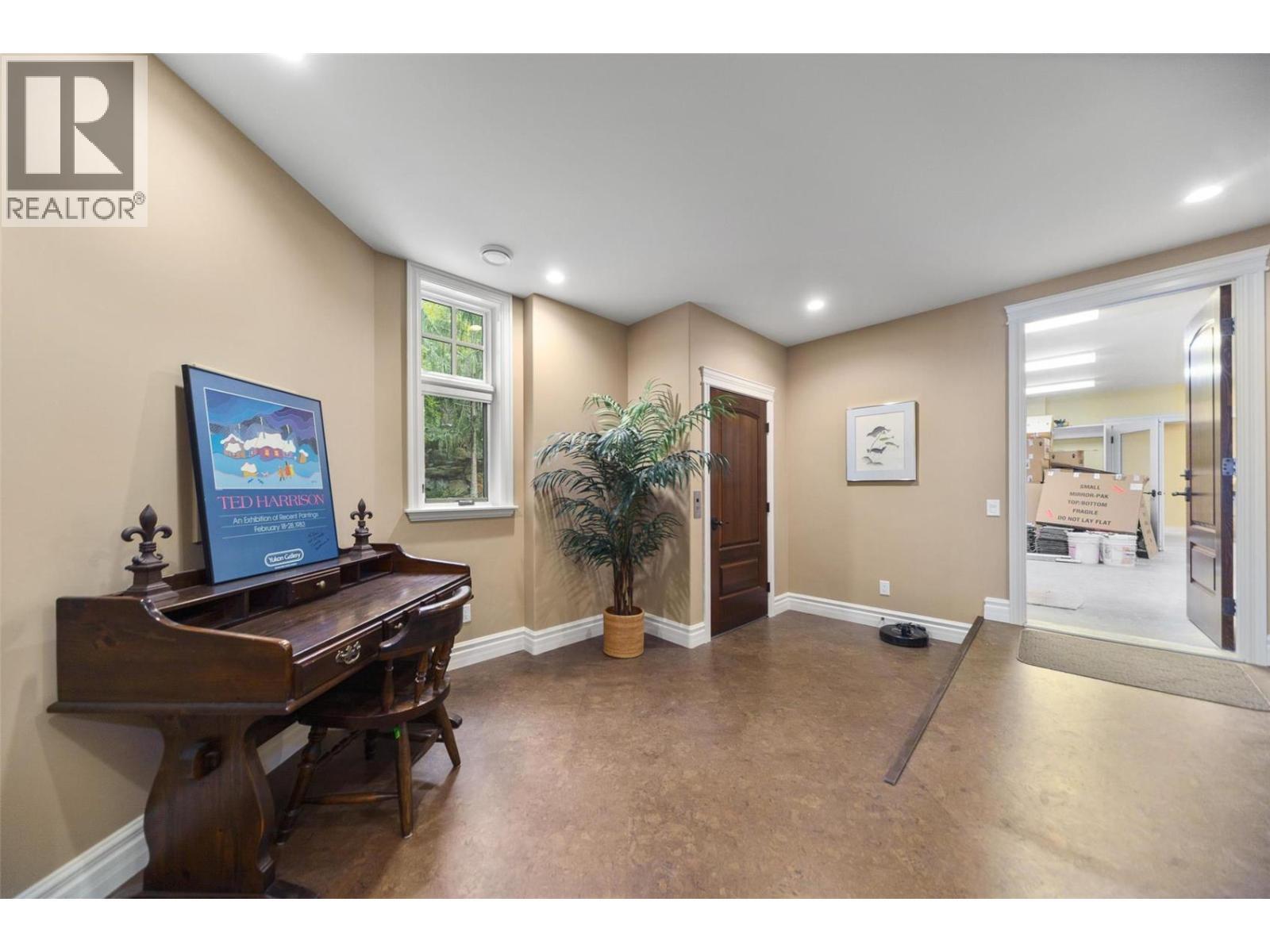 225 Swick Road, Kelowna, BC - Indoor Photo Showing Other Room