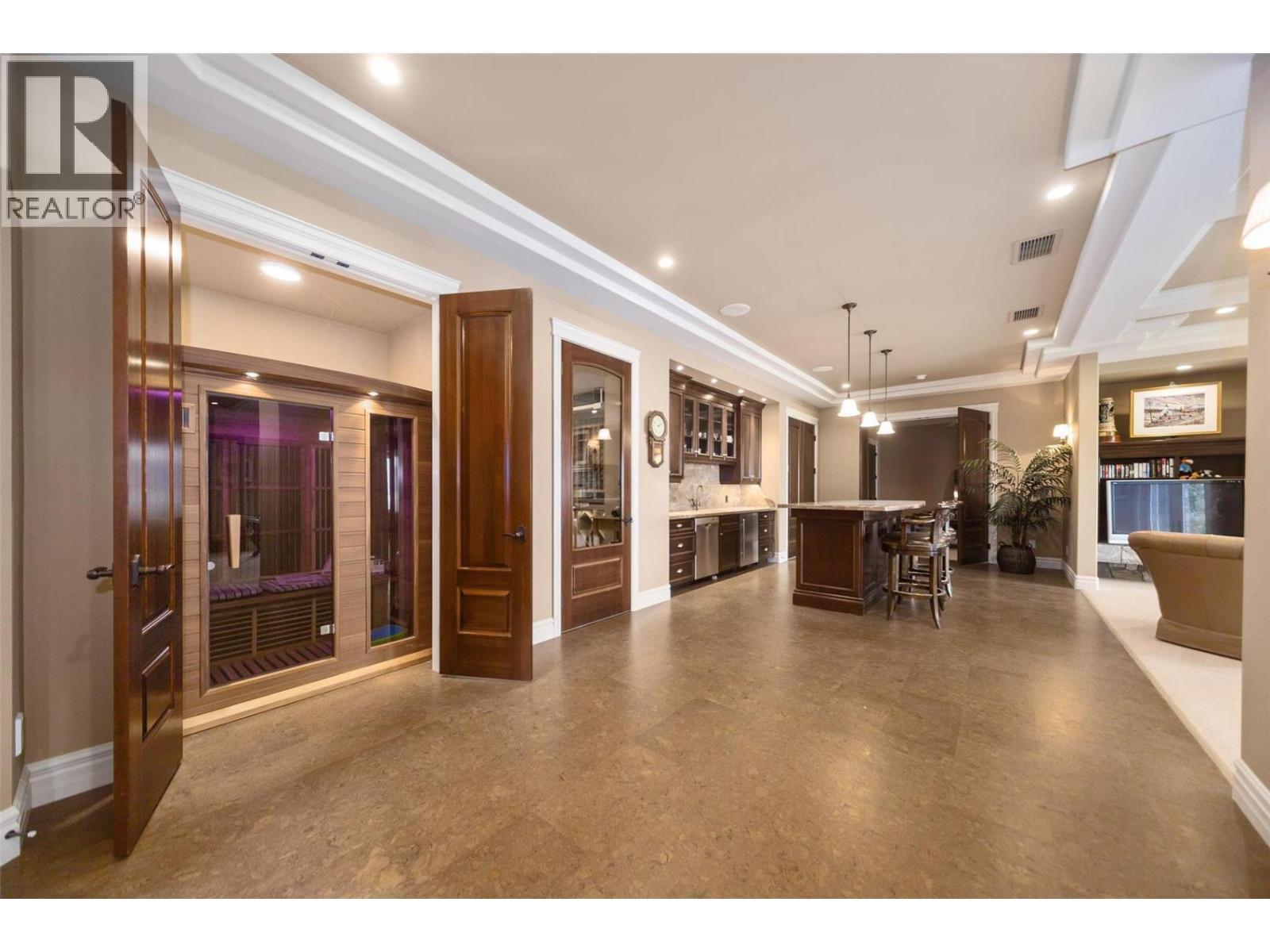 225 Swick Road, Kelowna, BC - Indoor