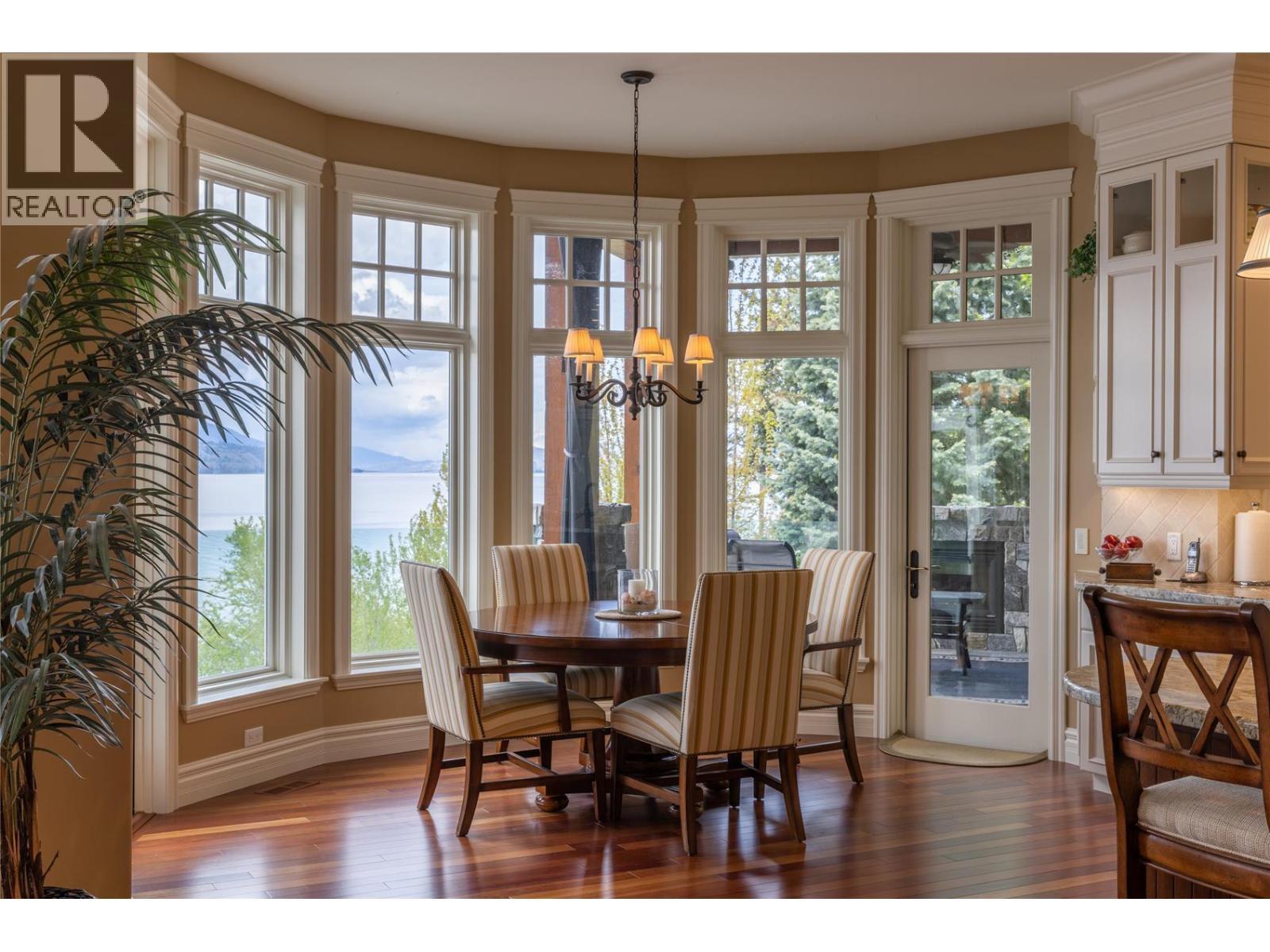 225 Swick Road, Kelowna, BC - Indoor Photo Showing Dining Room