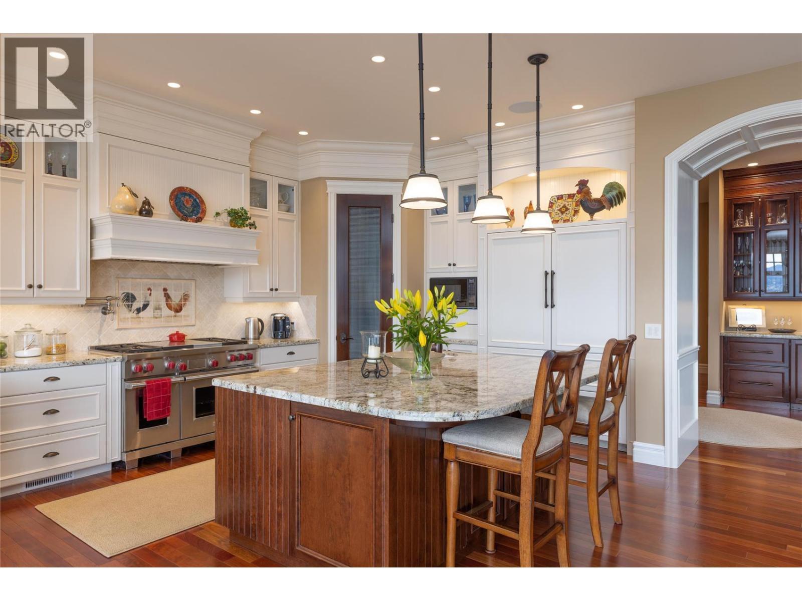 225 Swick Road, Kelowna, BC - Indoor Photo Showing Kitchen With Upgraded Kitchen
