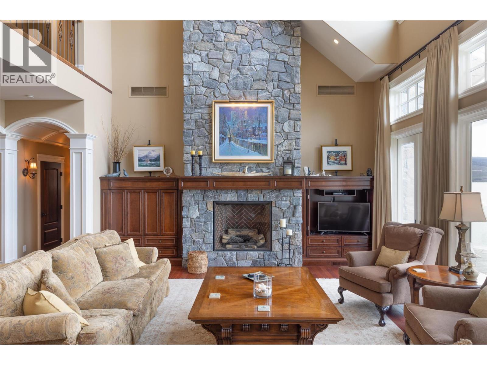 225 Swick Road, Kelowna, BC - Indoor Photo Showing Living Room With Fireplace