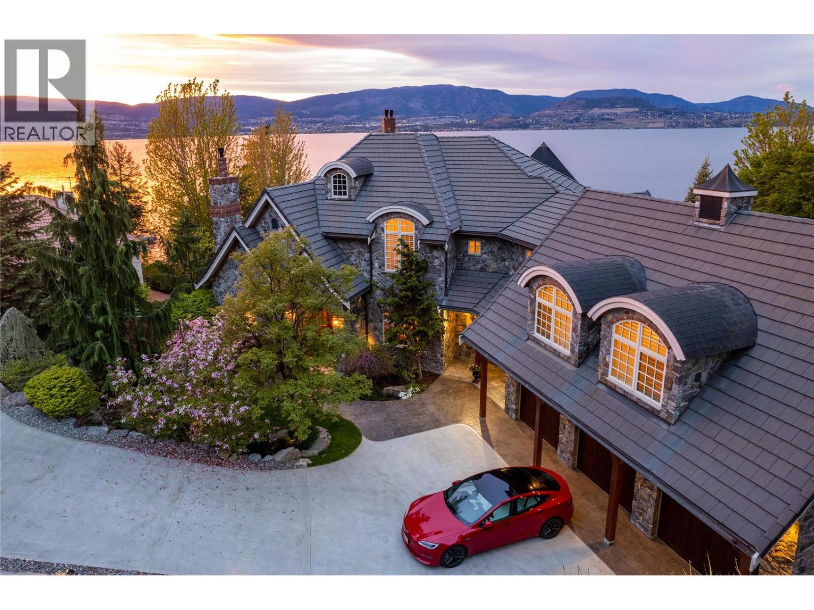 225 Swick Road, Kelowna, BC - Outdoor With Body Of Water