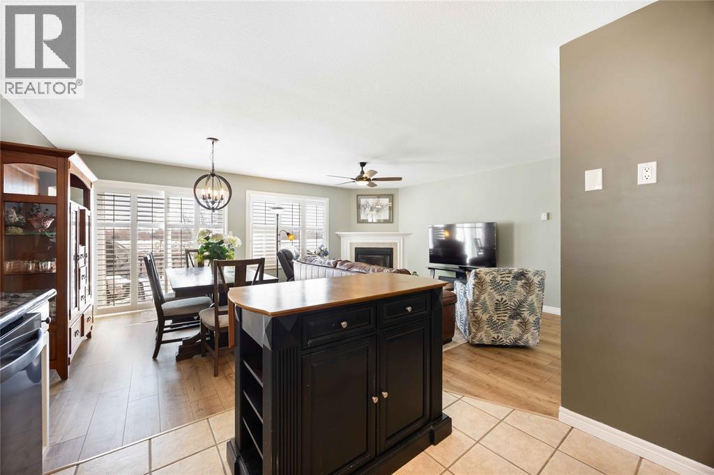 5700 Blackwell Sideroad Unit# 74, Sarnia, ON - Indoor