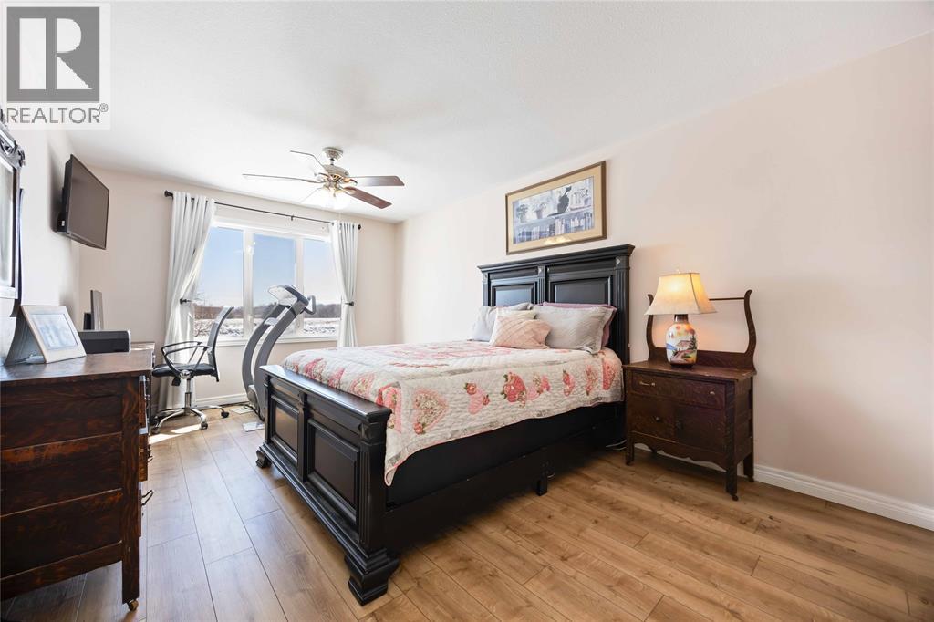 5700 Blackwell Sideroad Unit# 74, Sarnia, ON - Indoor Photo Showing Bedroom