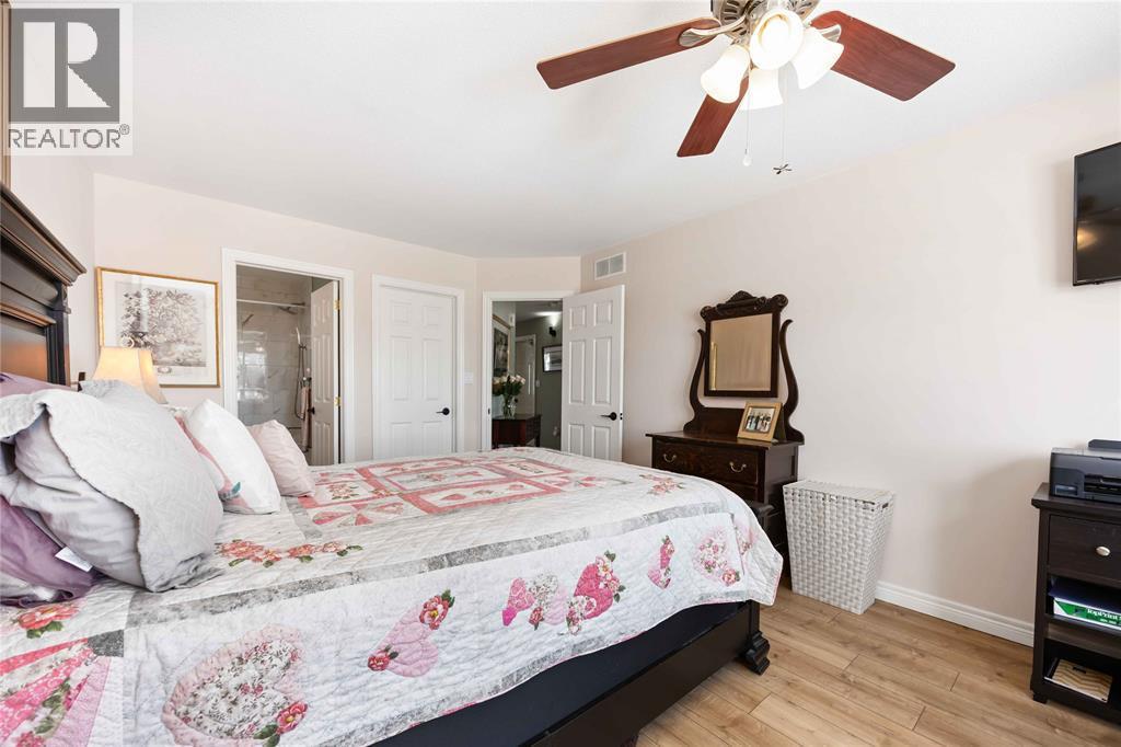 5700 Blackwell Sideroad Unit# 74, Sarnia, ON - Indoor Photo Showing Bedroom