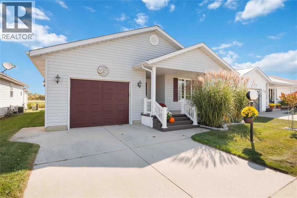 5700 Blackwell Sideroad Unit# 74, Sarnia, ON - Outdoor