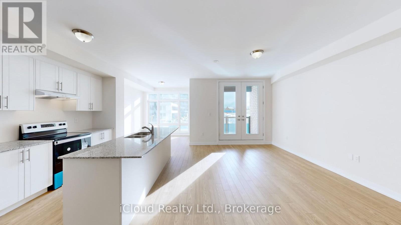 38 Dandara Gate, Vaughan, ON - Indoor Photo Showing Kitchen With Double Sink