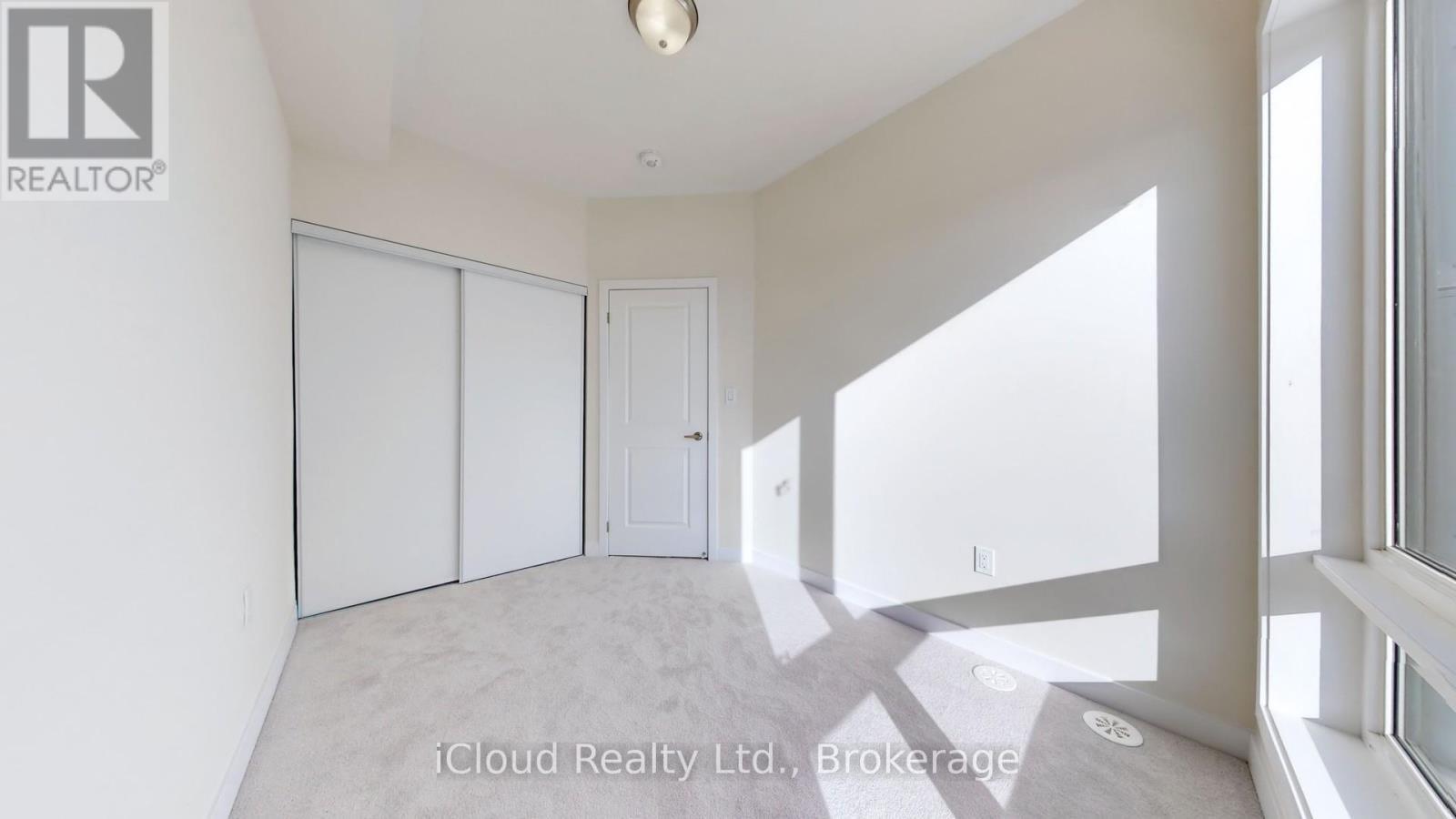 38 Dandara Gate, Vaughan, ON - Indoor Photo Showing Other Room