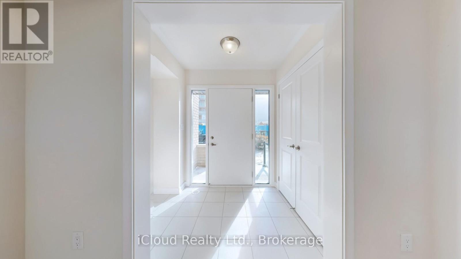 38 Dandara Gate, Vaughan, ON - Indoor Photo Showing Other Room