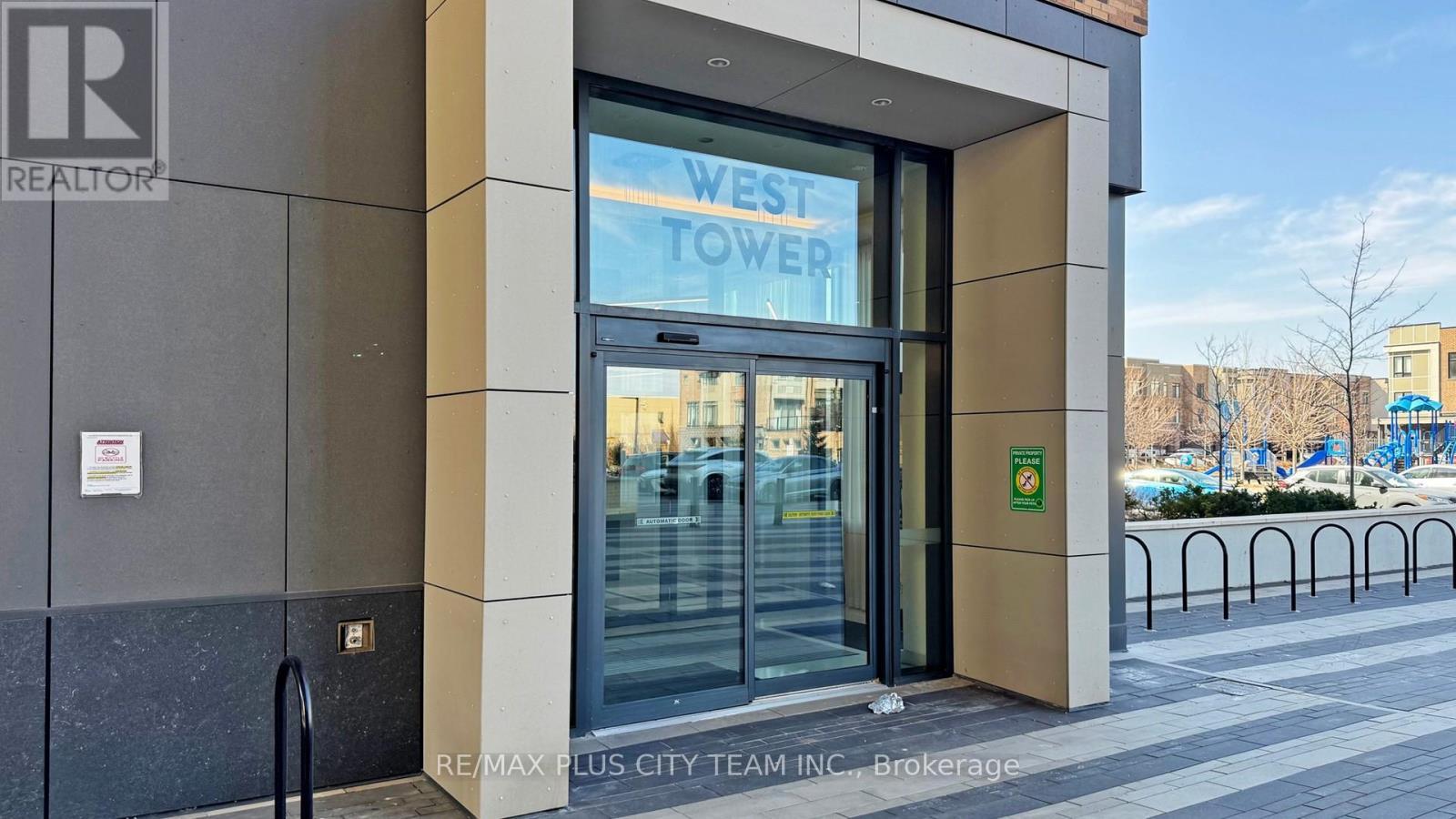 626 - 100 Eagle Rock Way, Vaughan, ON - Outdoor With Balcony With Exterior