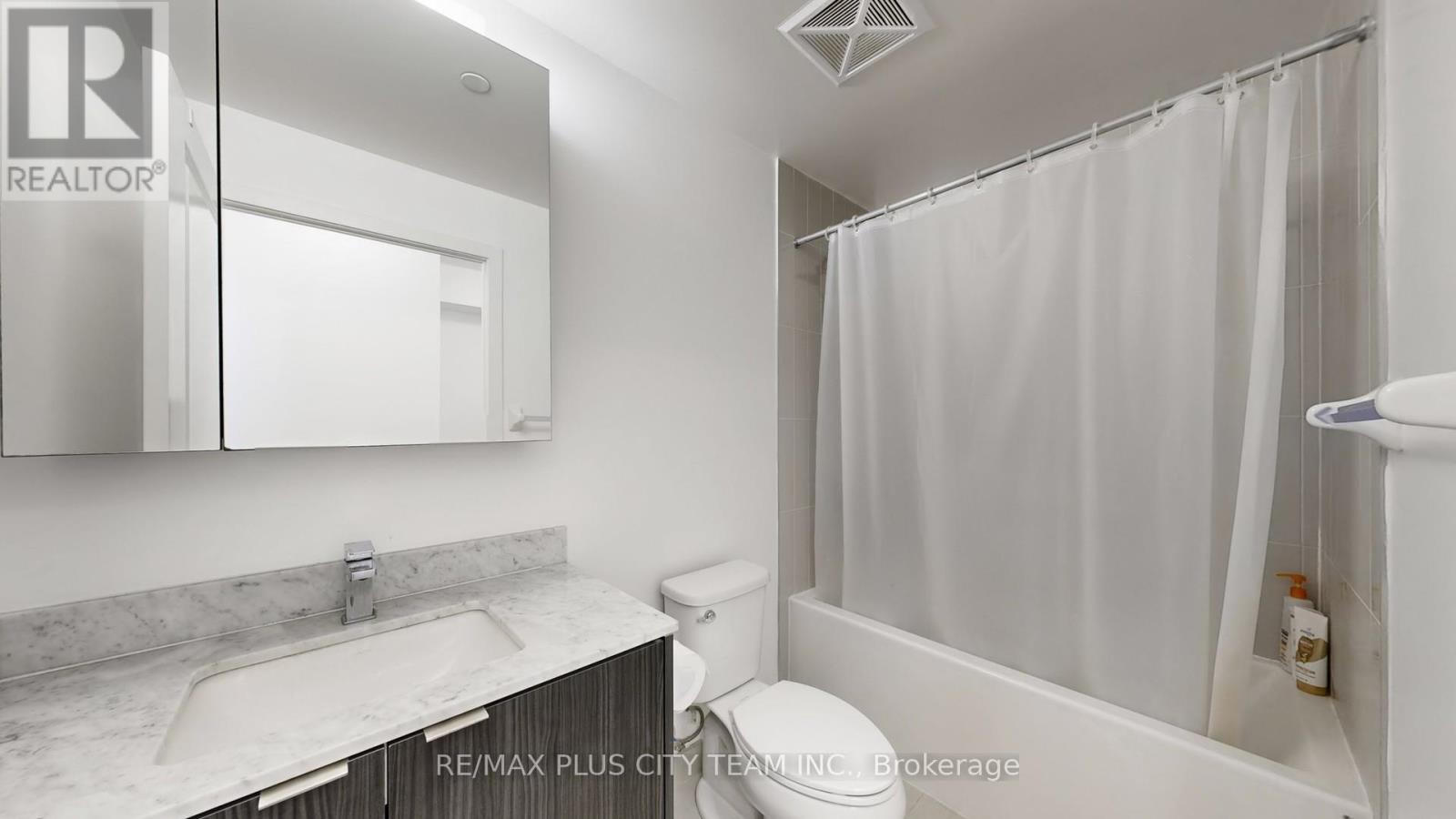 626 - 100 Eagle Rock Way, Vaughan, ON - Indoor Photo Showing Bathroom