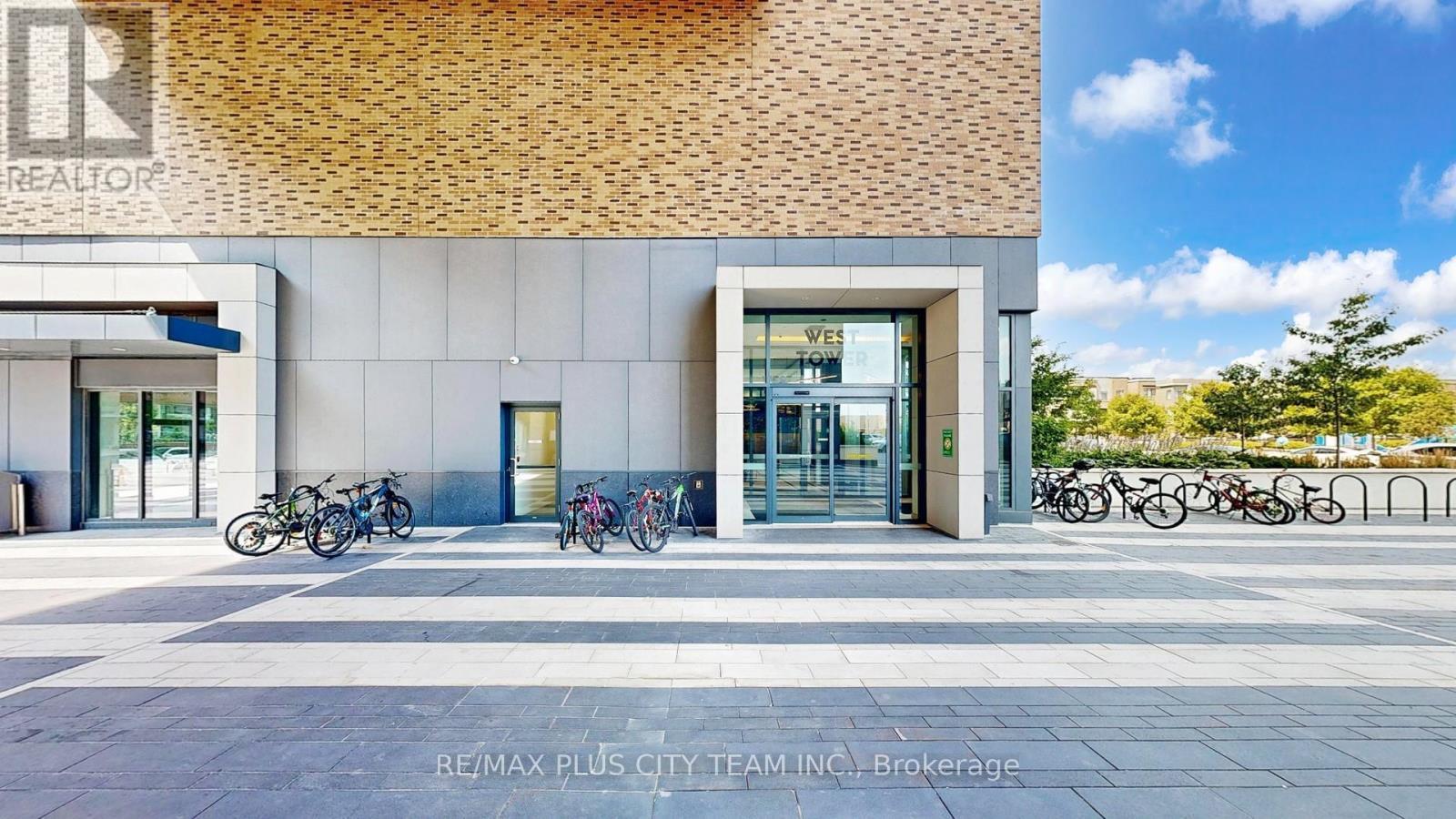 626 - 100 Eagle Rock Way, Vaughan, ON - Outdoor