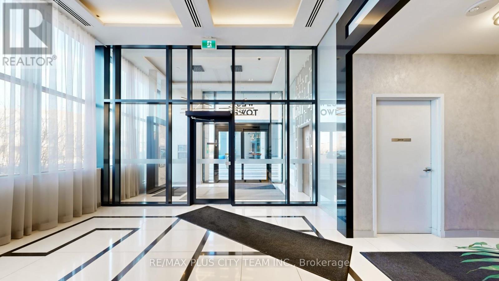 626 - 100 Eagle Rock Way, Vaughan, ON - Indoor Photo Showing Other Room