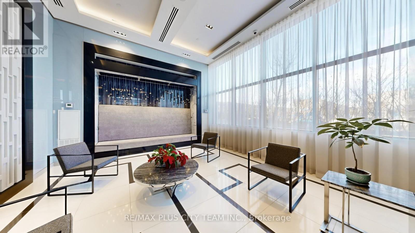 626 - 100 Eagle Rock Way, Vaughan, ON - Indoor Photo Showing Other Room