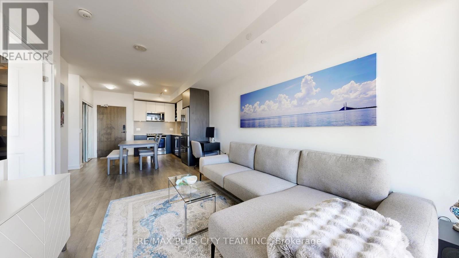 626 - 100 Eagle Rock Way, Vaughan, ON - Indoor Photo Showing Living Room