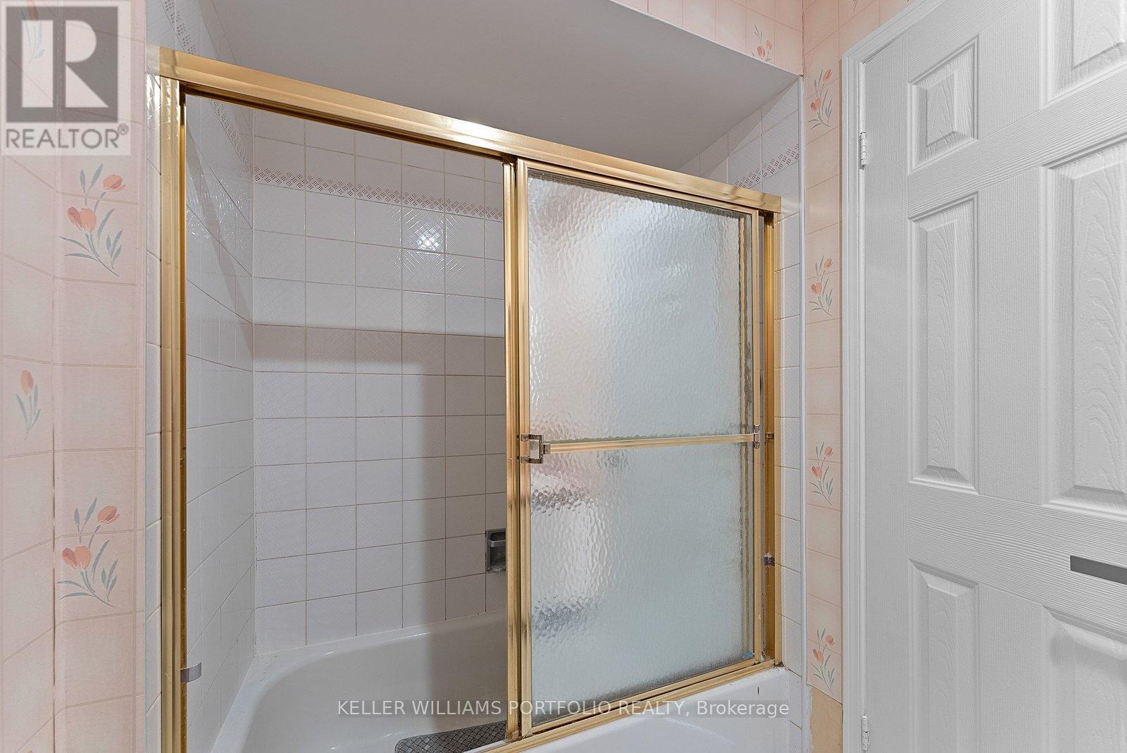 502 Turnbridge Road, Mississauga, ON - Indoor Photo Showing Bathroom