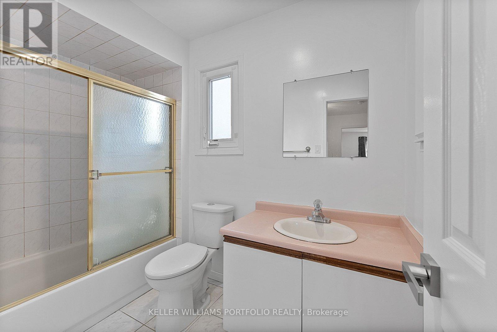 502 Turnbridge Road, Mississauga, ON - Indoor Photo Showing Bathroom
