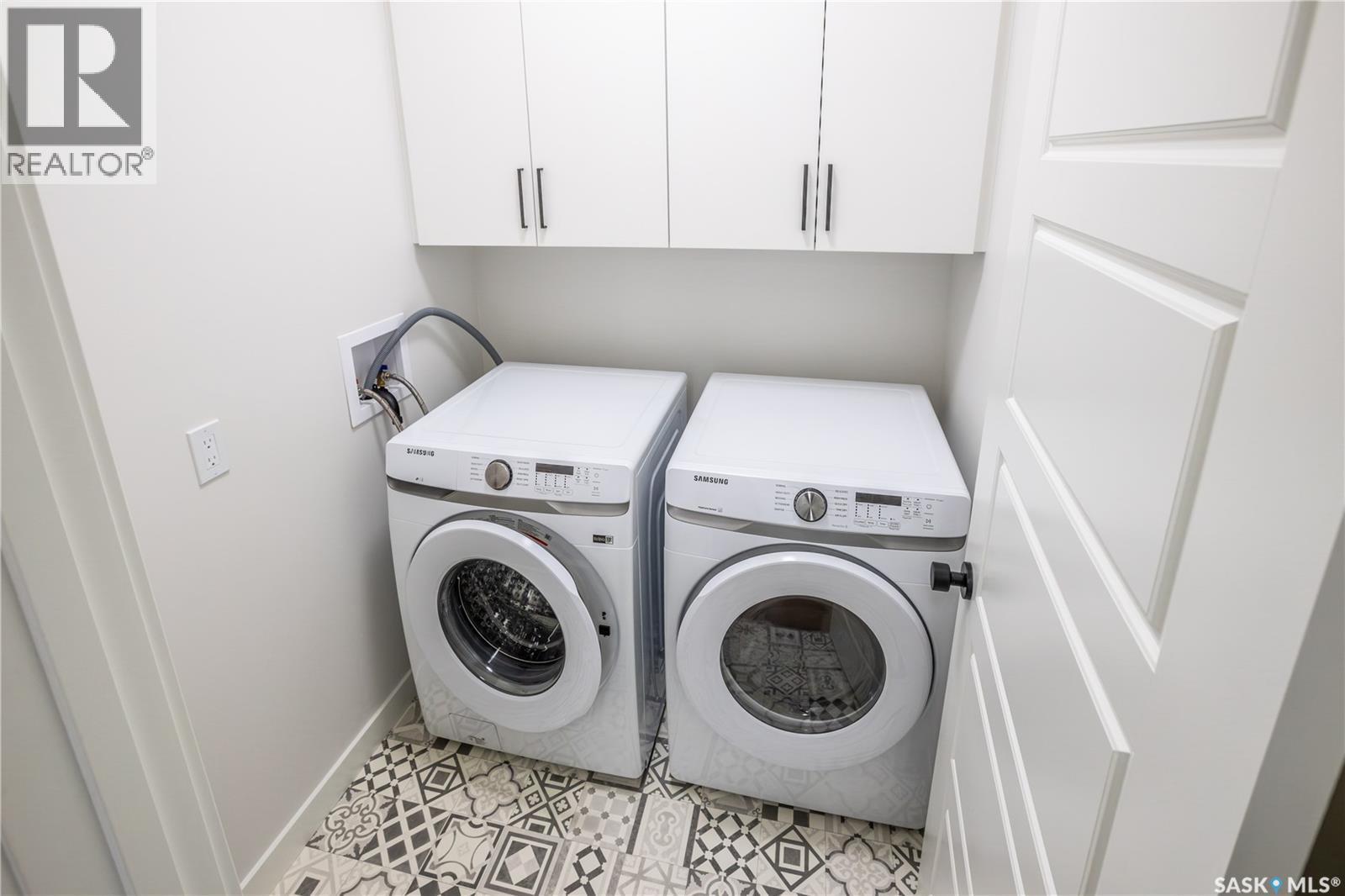 1002 Maplewood Drive, Moose Jaw, SK - Indoor Photo Showing Laundry Room