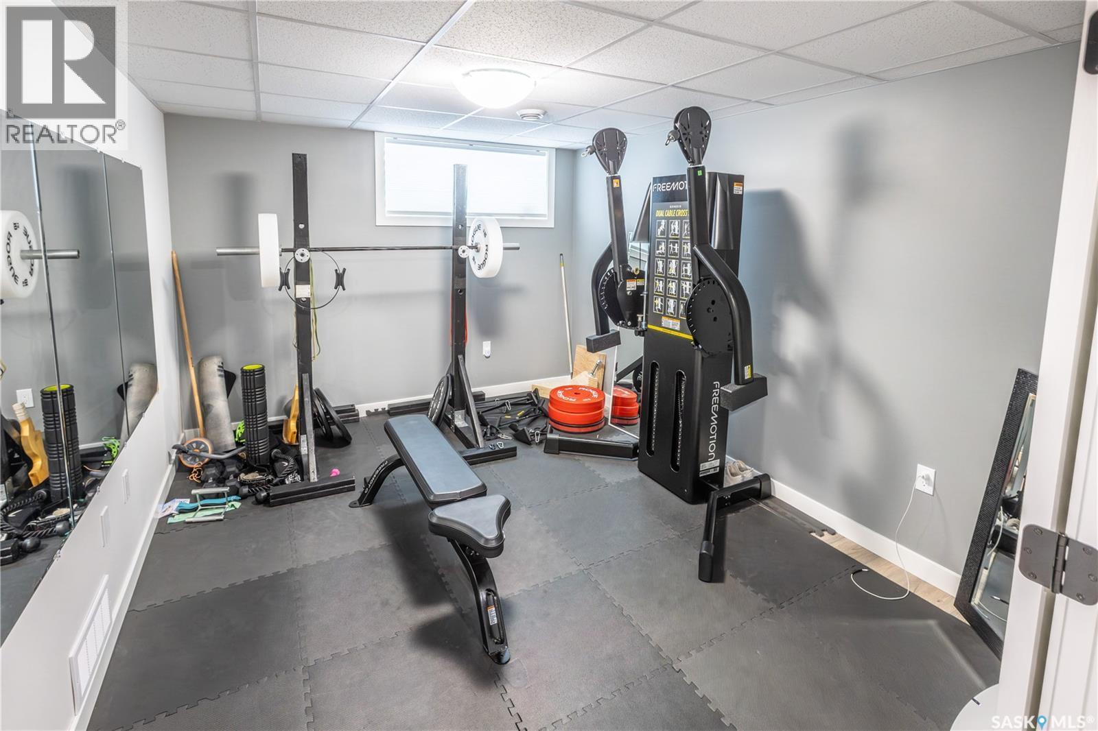 1002 Maplewood Drive, Moose Jaw, SK - Indoor Photo Showing Gym Room