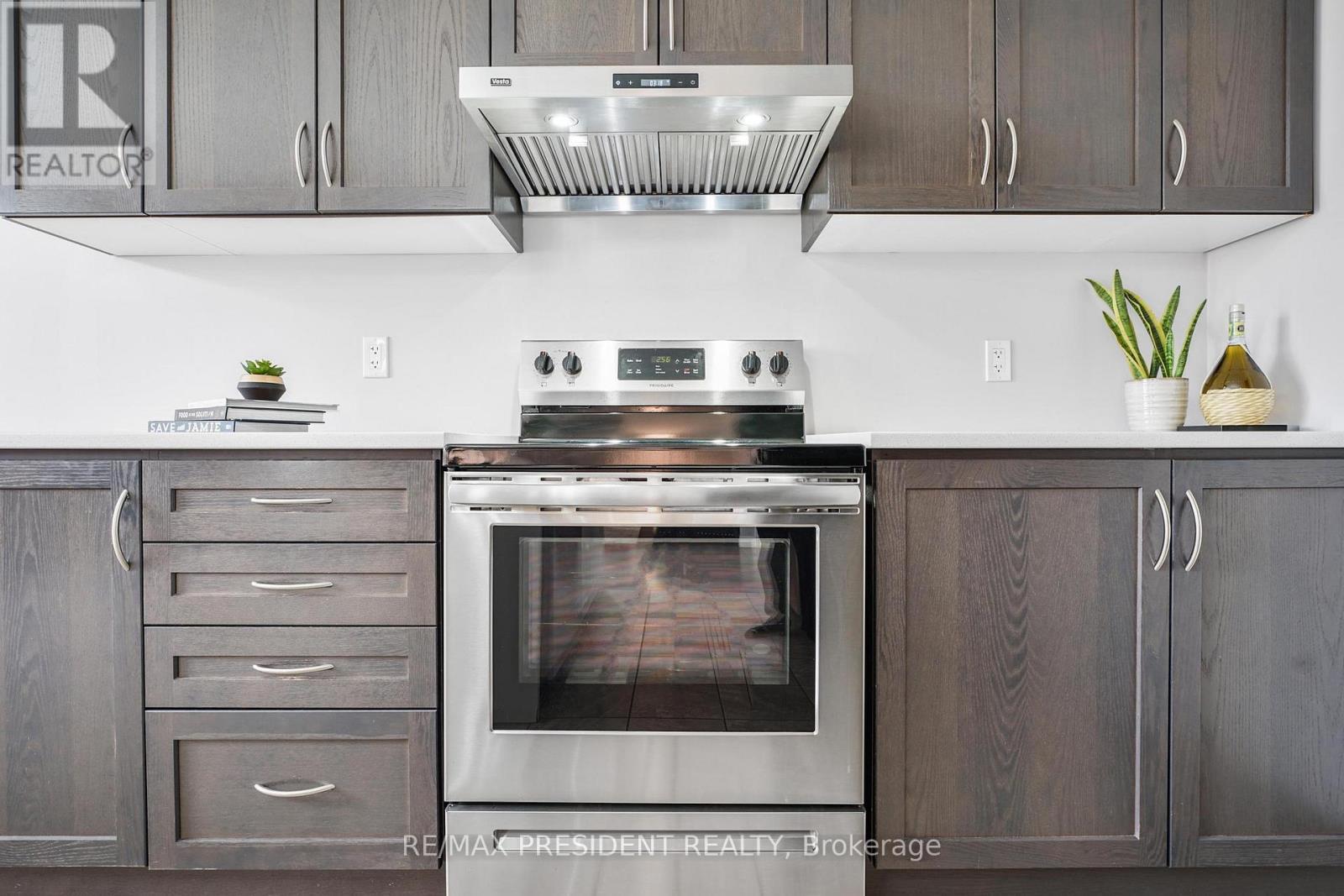 505 Sophia Crescent, London North, ON - Indoor Photo Showing Kitchen