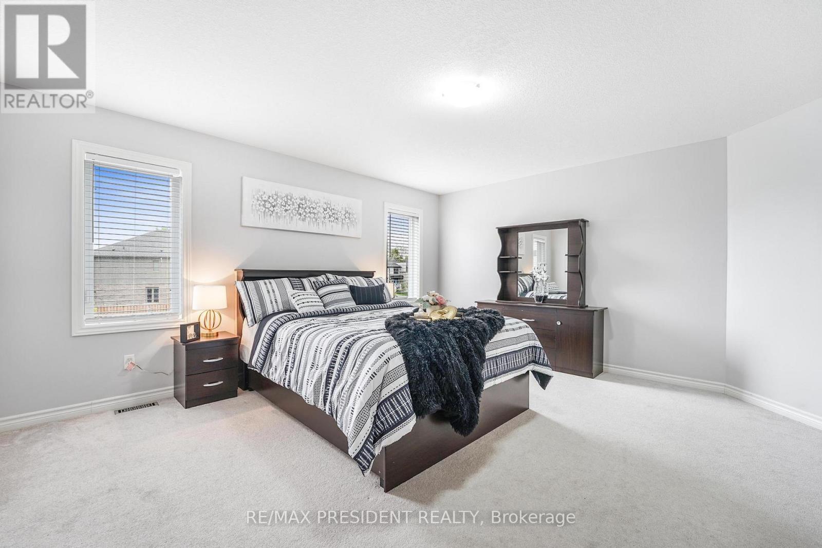 505 Sophia Crescent, London North, ON - Indoor Photo Showing Bedroom