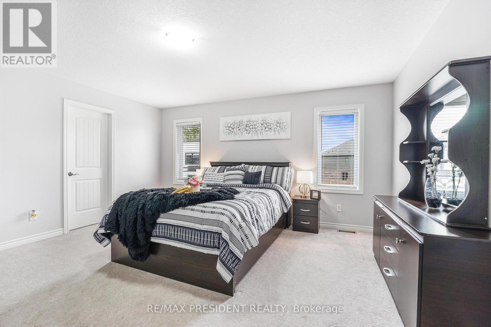 505 Sophia Crescent, London North, ON - Indoor Photo Showing Bedroom