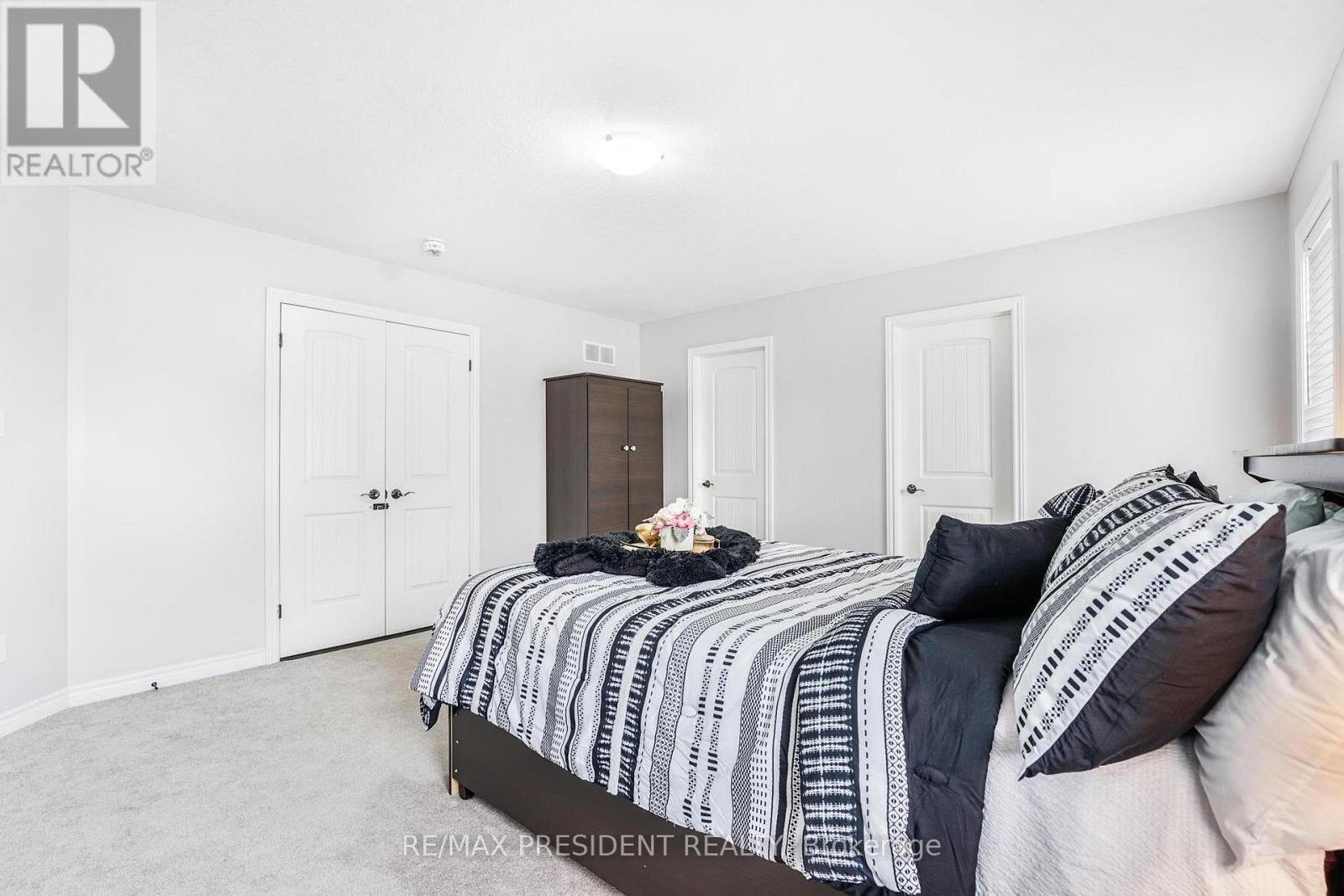 505 Sophia Crescent, London North, ON - Indoor Photo Showing Bedroom