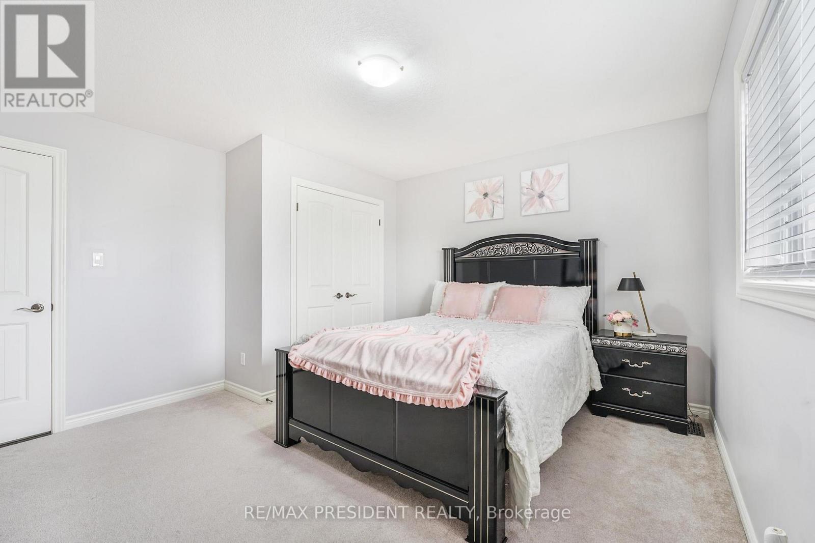 505 Sophia Crescent, London North, ON - Indoor Photo Showing Bedroom