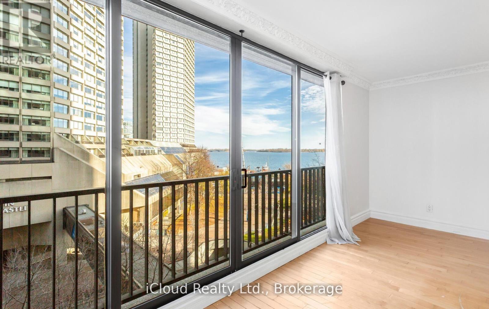 837 - 33 Harbour Square, Toronto, ON - Photo Showing Other Room