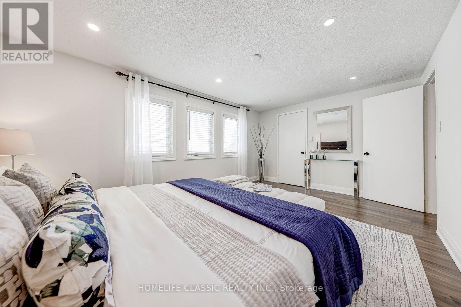 56 Gray Crescent, Richmond Hill, ON - Indoor Photo Showing Bedroom