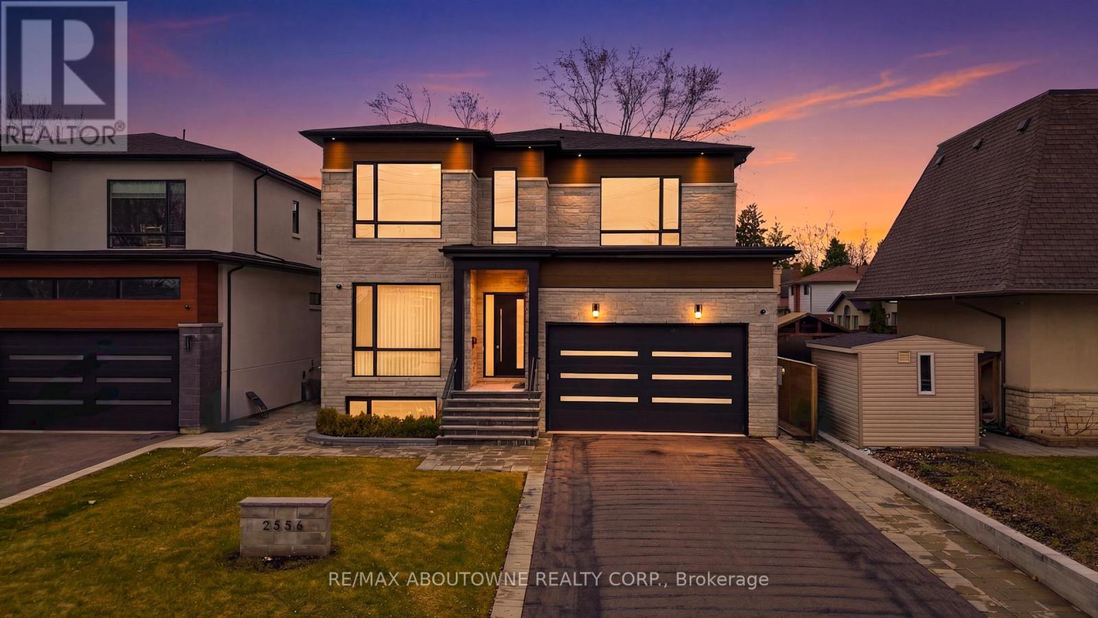 2556 Glengarry Road, Mississauga, ON - Outdoor