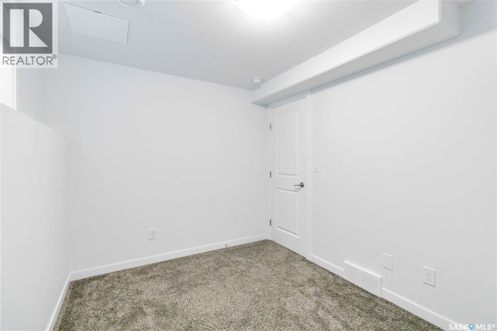 453 L Avenue S, Saskatoon, SK - Indoor Photo Showing Other Room
