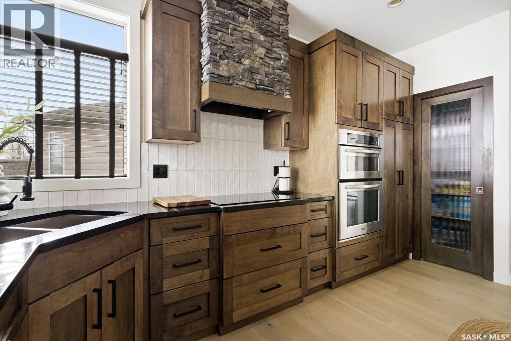 2722 Alfred Crescent, Regina, SK - Indoor Photo Showing Kitchen