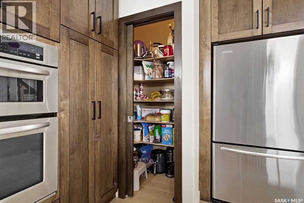 2722 Alfred Crescent, Regina, SK - Indoor Photo Showing Kitchen