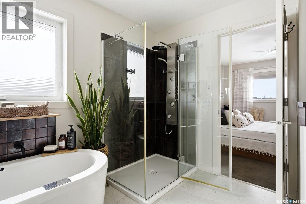 2722 Alfred Crescent, Regina, SK - Indoor Photo Showing Bathroom