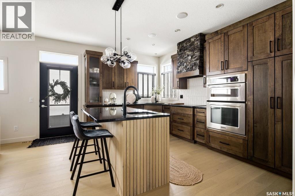 2722 Alfred Crescent, Regina, SK - Indoor Photo Showing Kitchen With Upgraded Kitchen