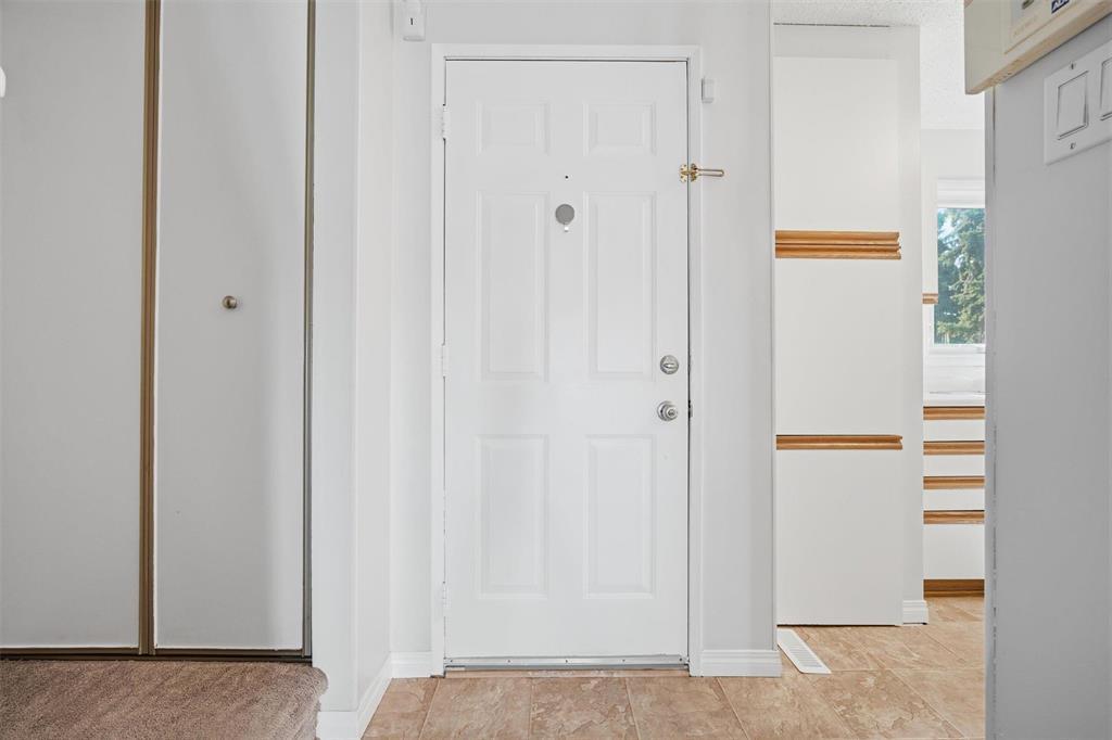B 67 Apple Lane, Winnipeg, MB - Indoor Photo Showing Other Room