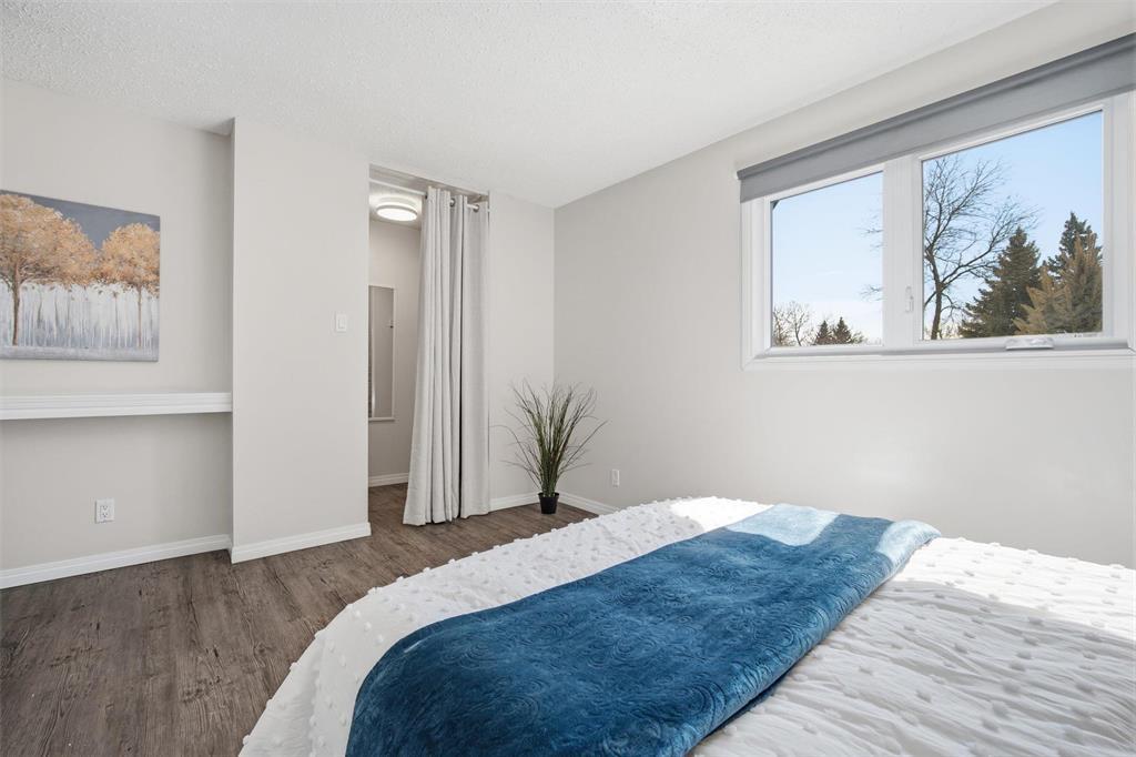 B 67 Apple Lane, Winnipeg, MB - Indoor Photo Showing Bedroom