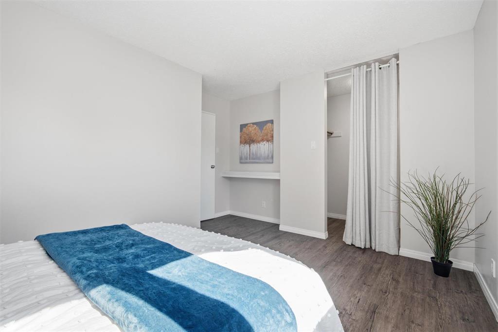 B 67 Apple Lane, Winnipeg, MB - Indoor Photo Showing Bedroom