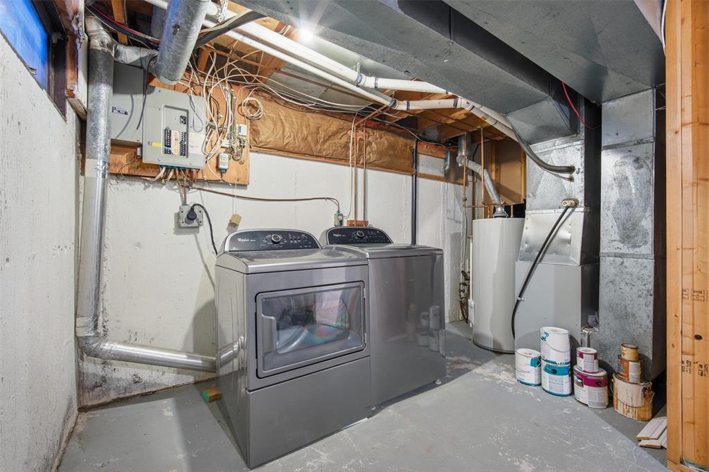 B 67 Apple Lane, Winnipeg, MB - Indoor Photo Showing Laundry Room