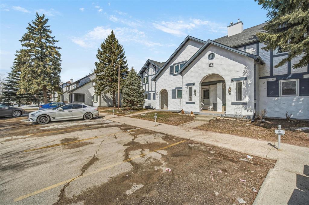 B 67 Apple Lane, Winnipeg, MB - Outdoor With Facade