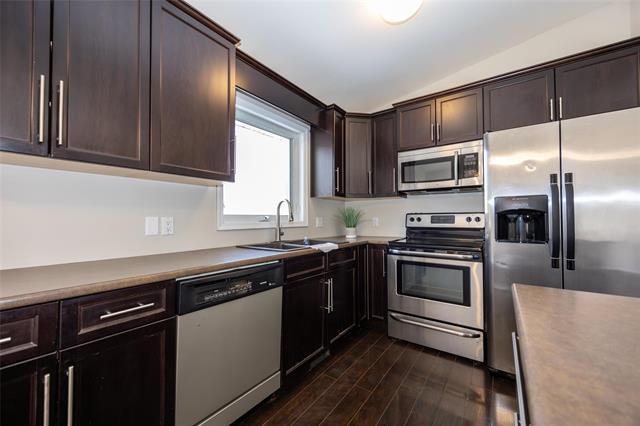 2 Deerfield Trl, Steinbach, MB