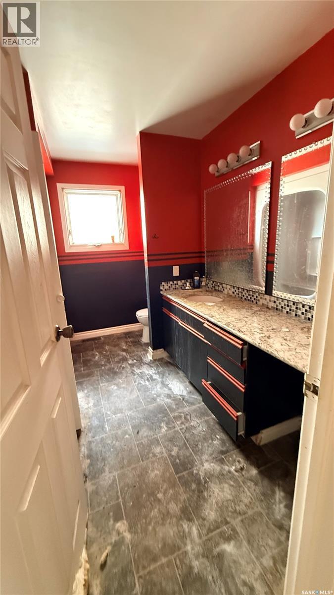 468 Petterson Drive, Estevan, SK - Indoor Photo Showing Other Room