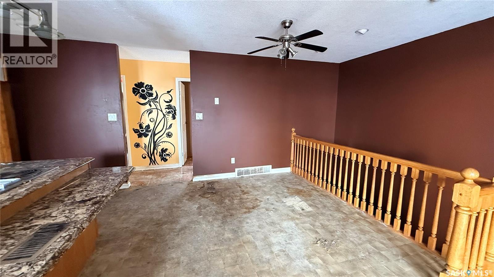 468 Petterson Drive, Estevan, SK - Indoor Photo Showing Other Room